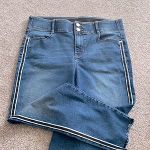 Apt. 9 Tummy Control Capri